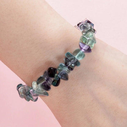 Lebensfreuden Natur- und Edelsteinarmband 'Splitter' - Fluorite.Mix am Handgelenk